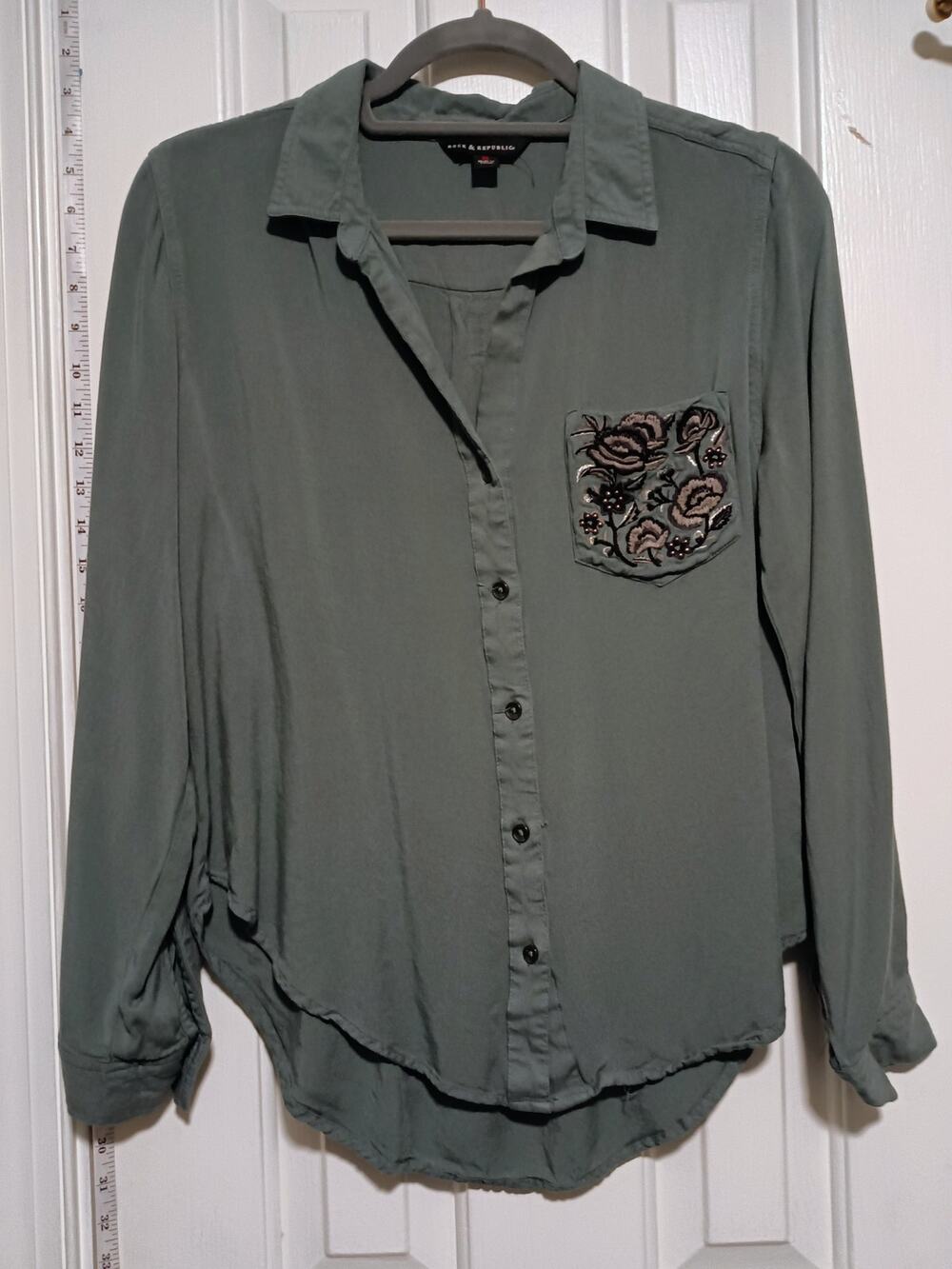 Rock & Republic - Forest Green Embroidered Pocket Button Down Shirt - M
